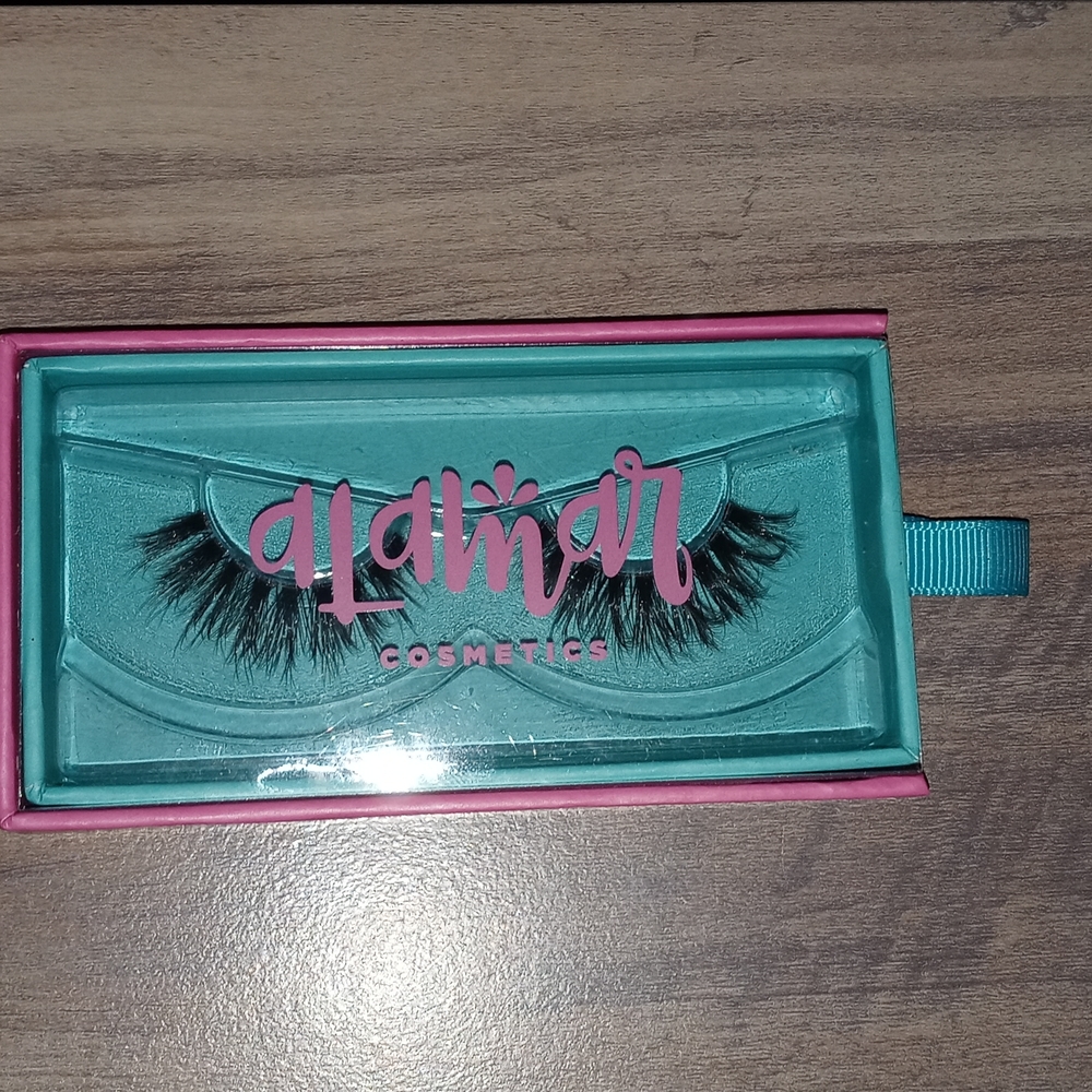 Rebelde lashes-different styles (Blue)-medium full (pink)-full short. 3 (M)